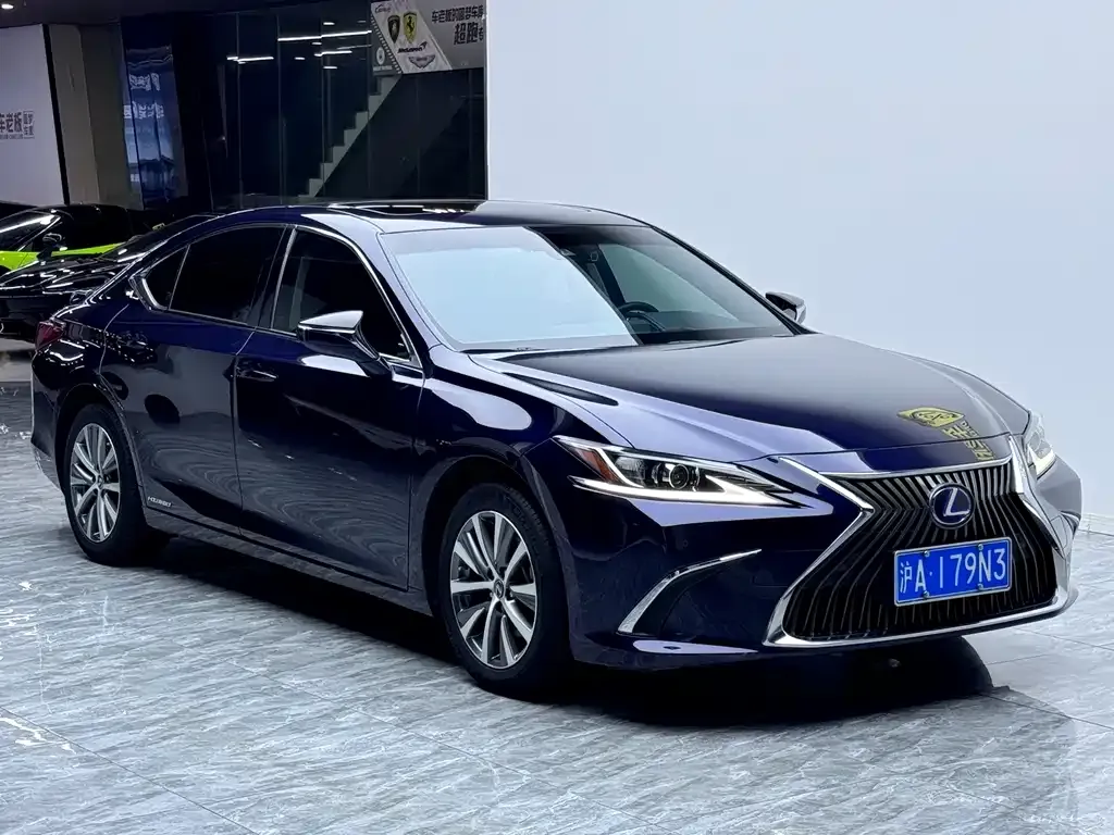 Lexus ES — фото 2