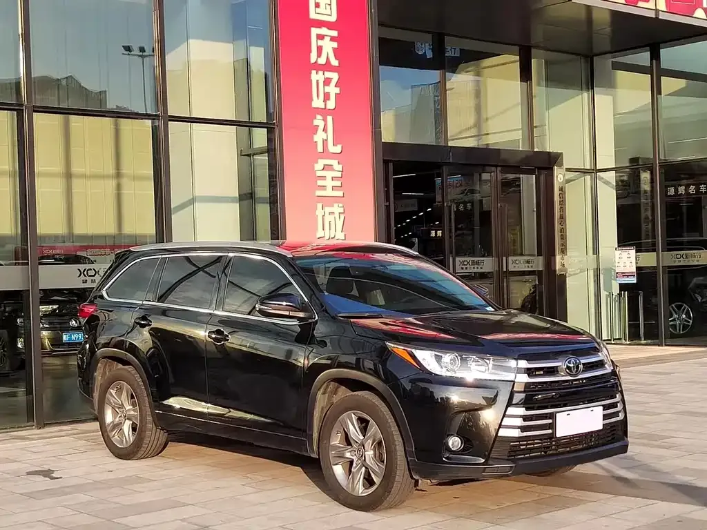 Toyota Highlander — фото 7