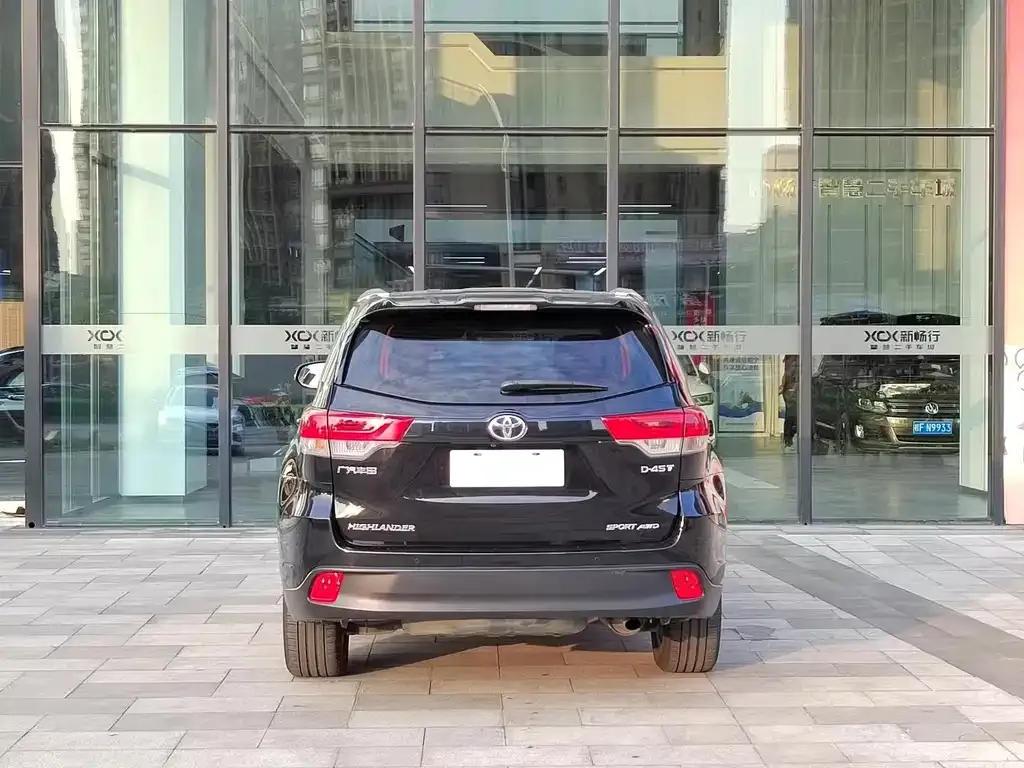 Toyota Highlander — фото 8