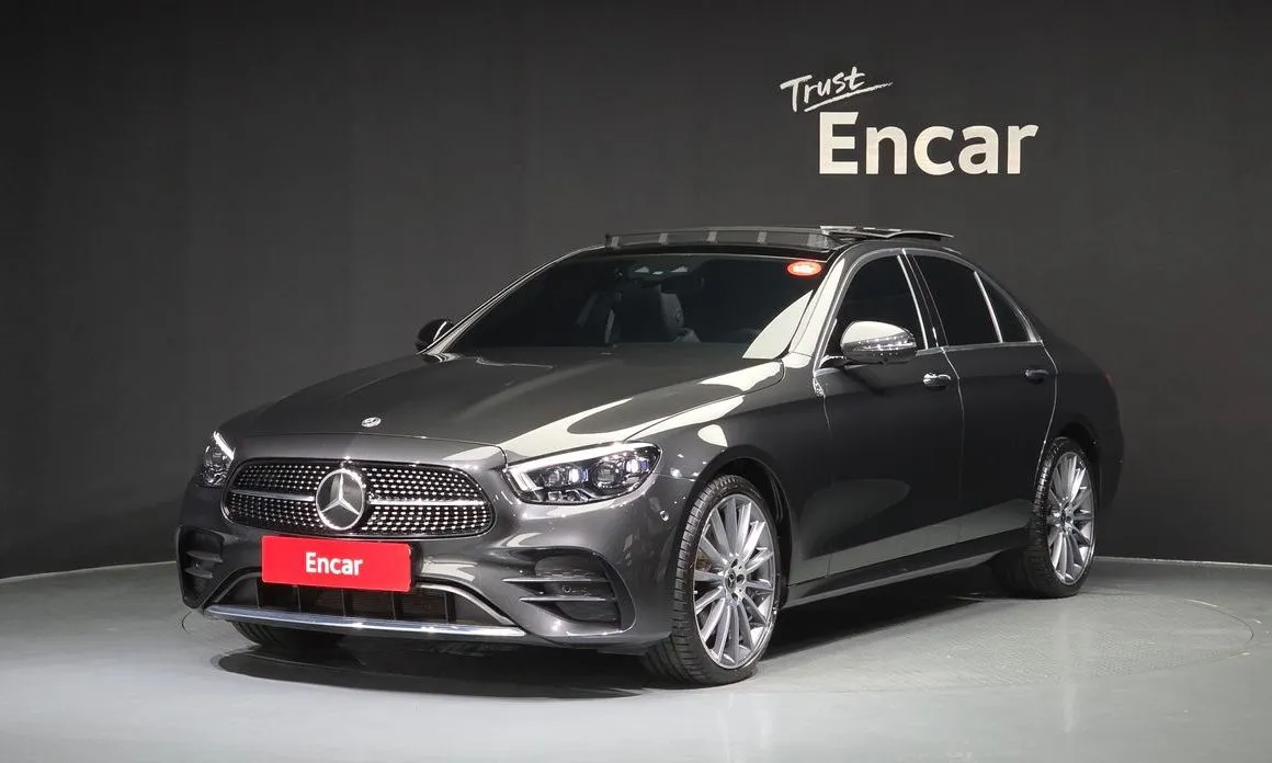 Mercedes-Benz E-Class — фото 1