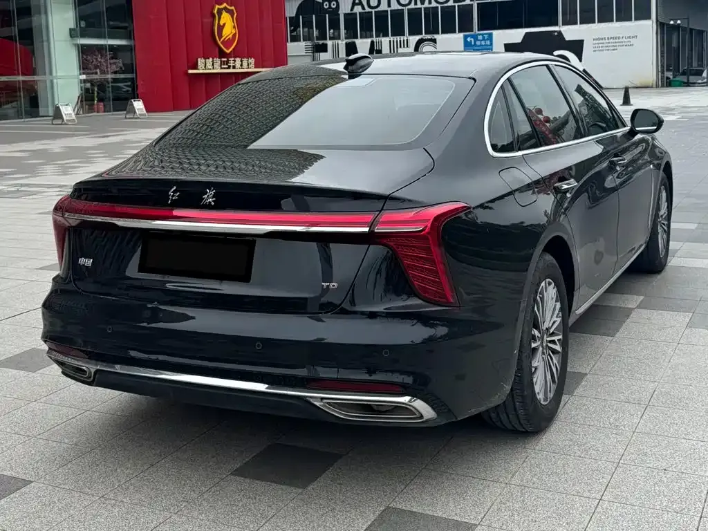 Hongqi H5 — фото 5