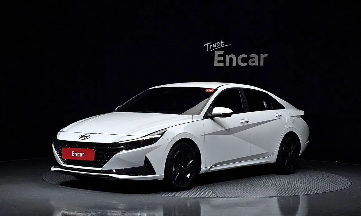 Hyundai AVANTE — фото 1