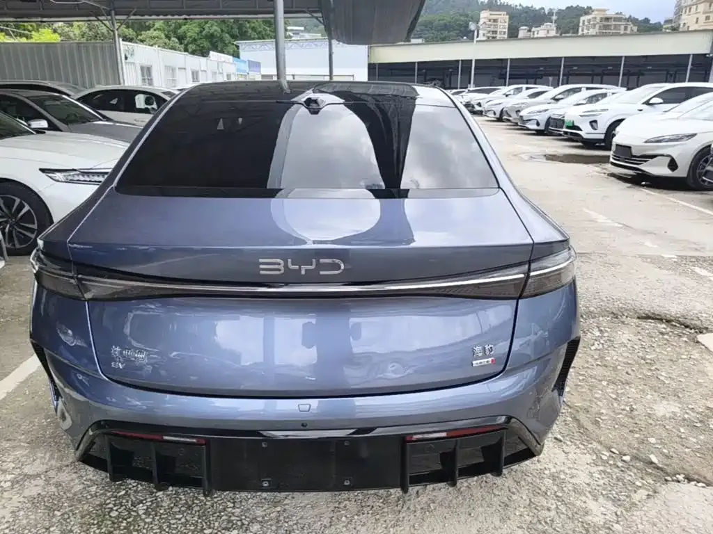 BYD Seal — фото 6