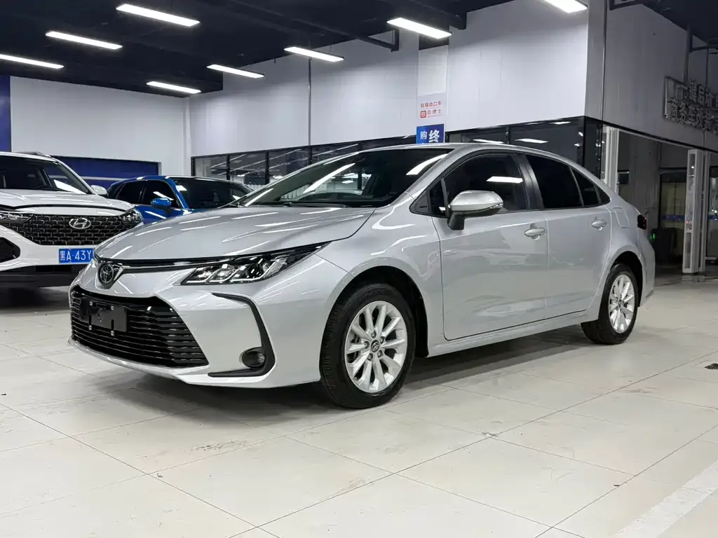 Toyota Corolla — фото 1