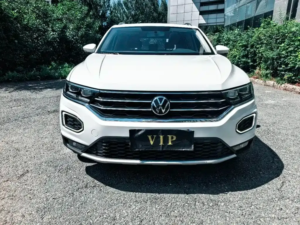 Volkswagen T-Roc — фото 9