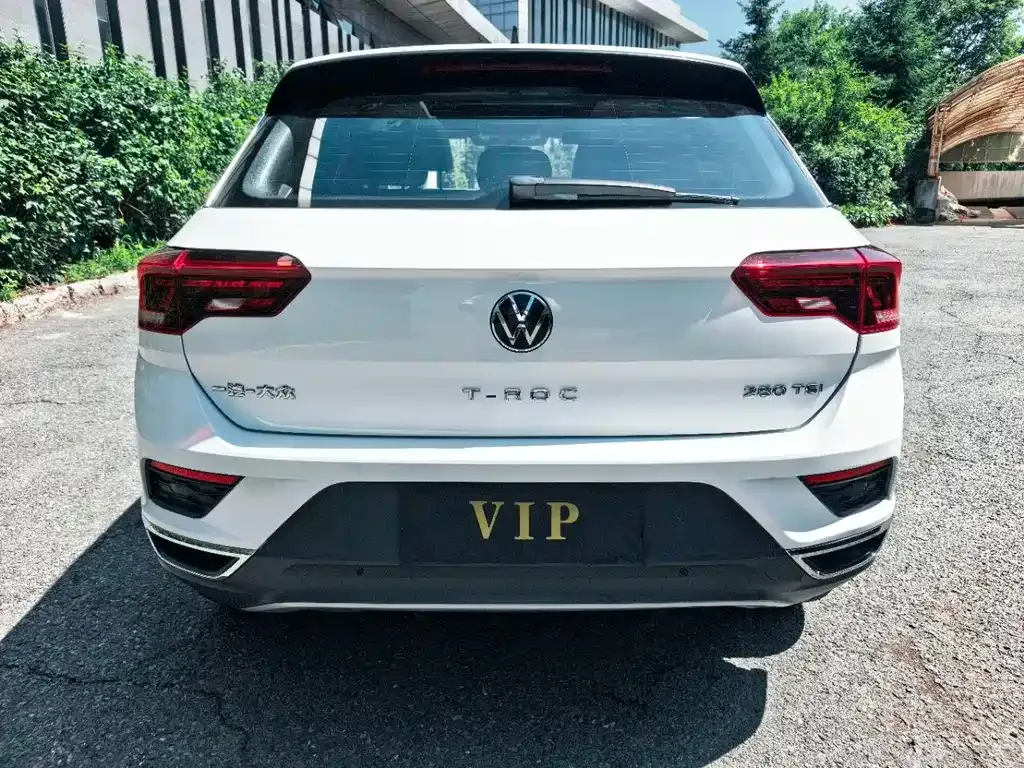 Volkswagen T-Roc — фото 8