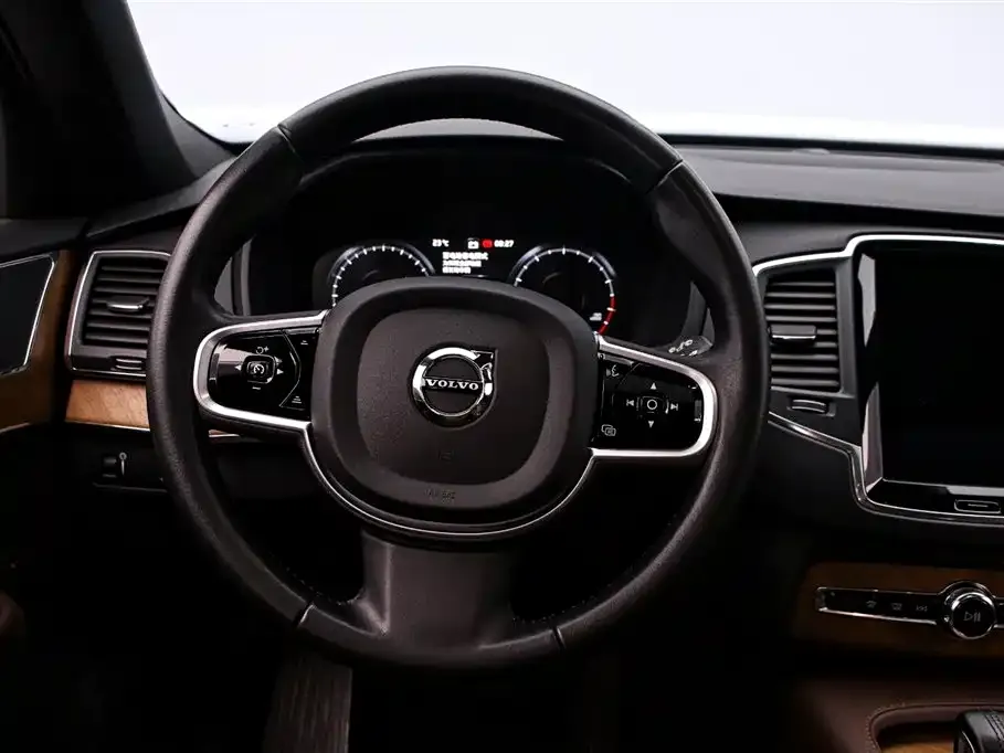 Volvo XC90 — фото 4
