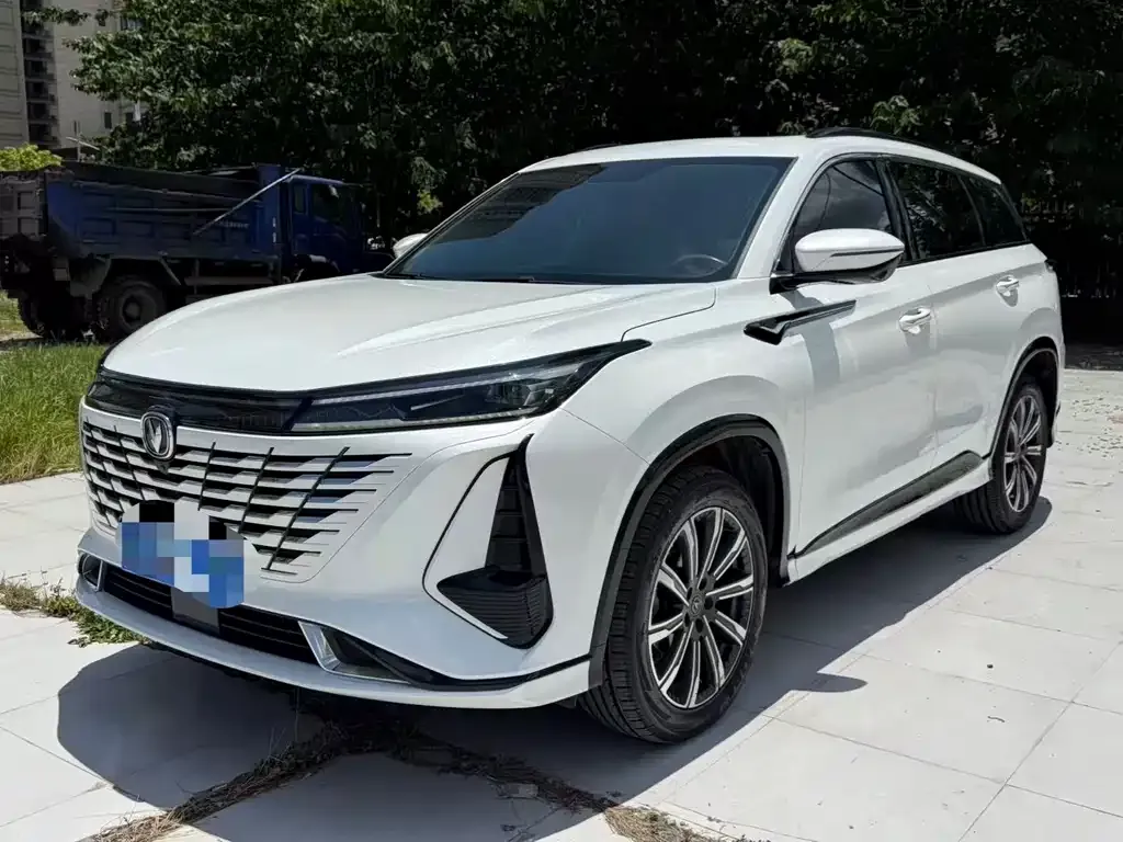 Changan CS75PLUS — фото 1