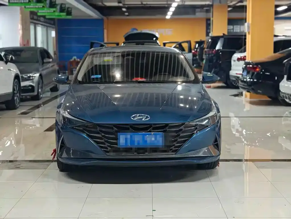 Hyundai Elantra — фото 6