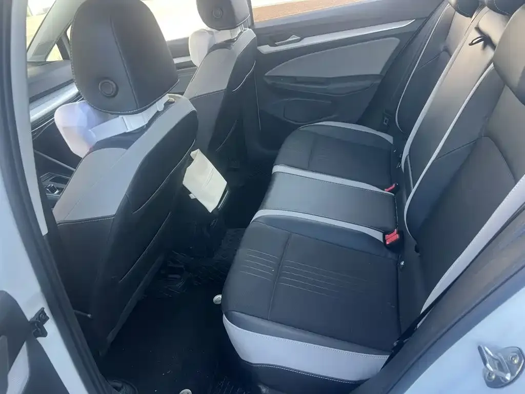 Volkswagen Golf 2022 из CN, фото 8
