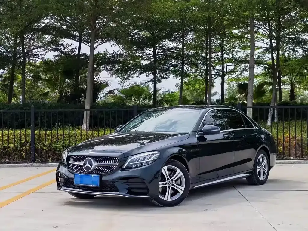 Mercedes-Benz C-Class — фото 1