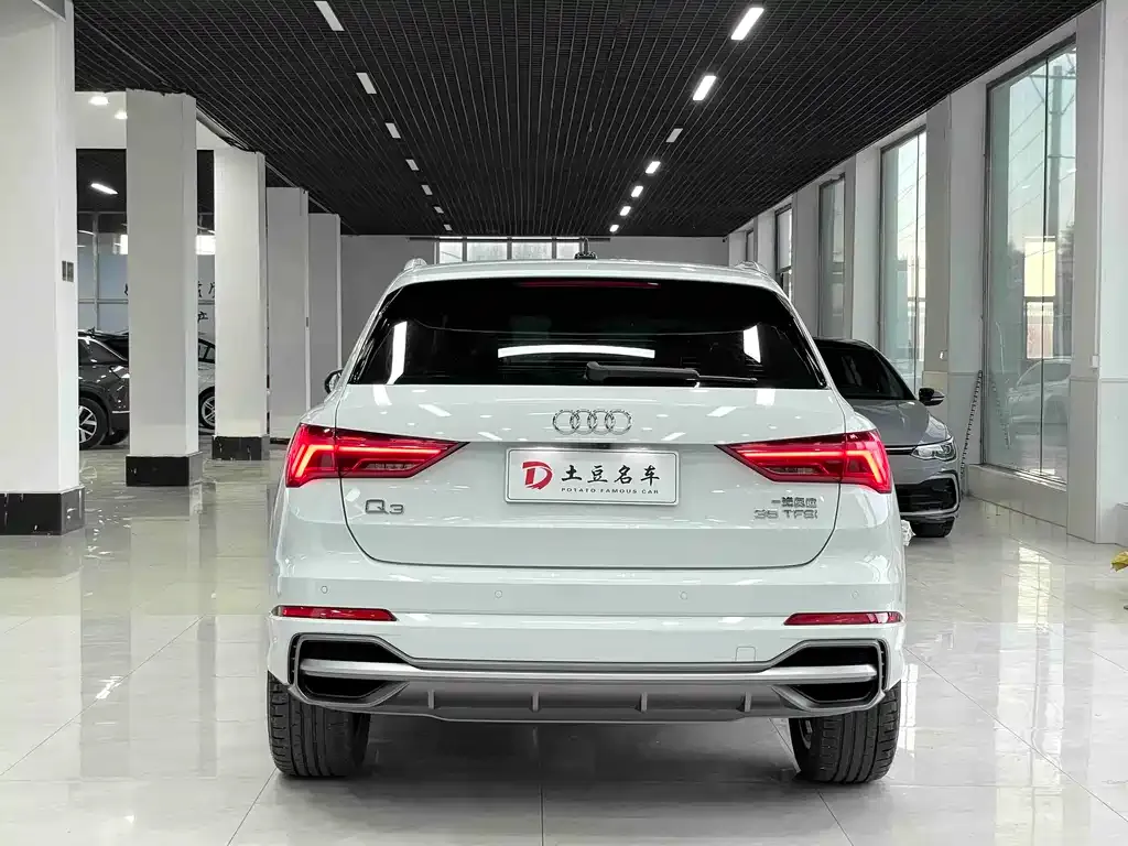 Audi Q3 — фото 8