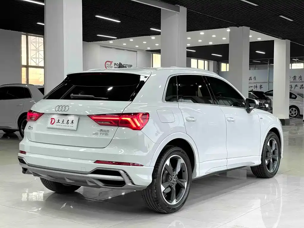 Audi Q3 — фото 4