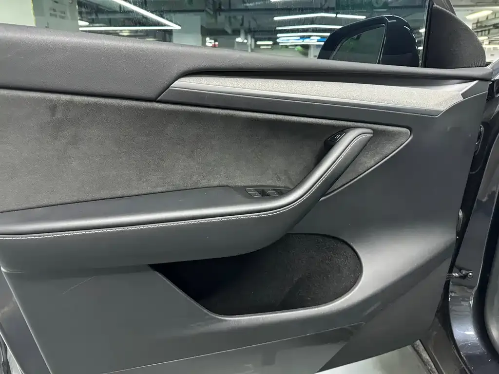 Tesla Model Y 2024 из CN, фото 2