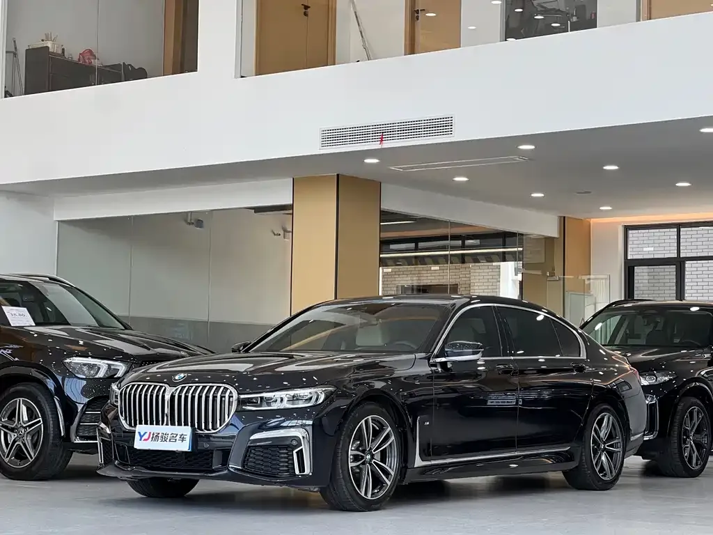 BMW 7 Series — фото 1