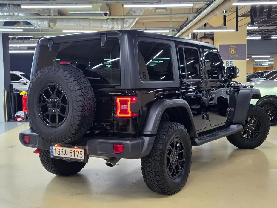 Jeep Wrangler — фото 3