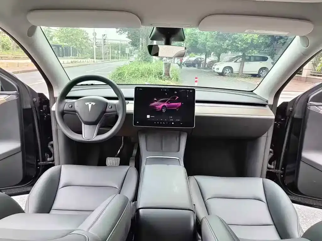 Tesla Model Y — фото 4