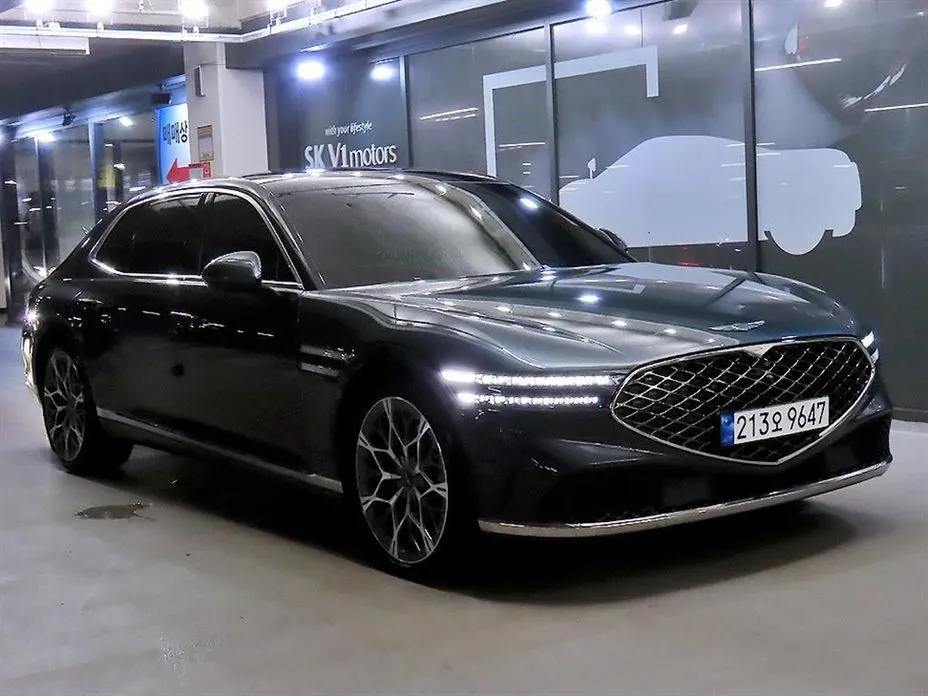 Genesis G90