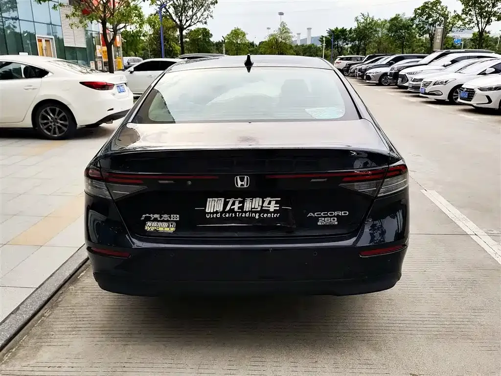 Honda Accord — фото 6