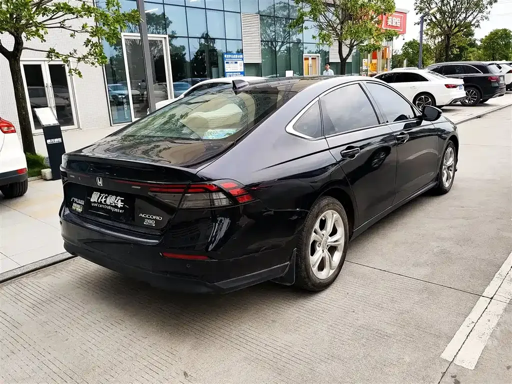 Honda Accord — фото 8