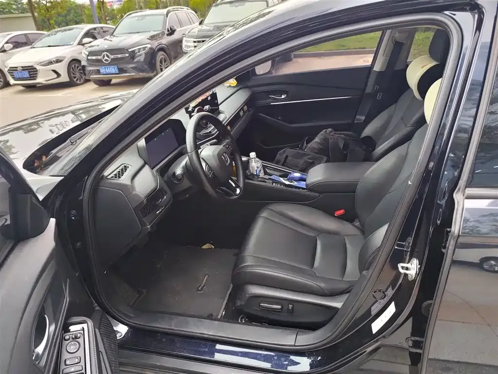 Honda Accord — фото 10