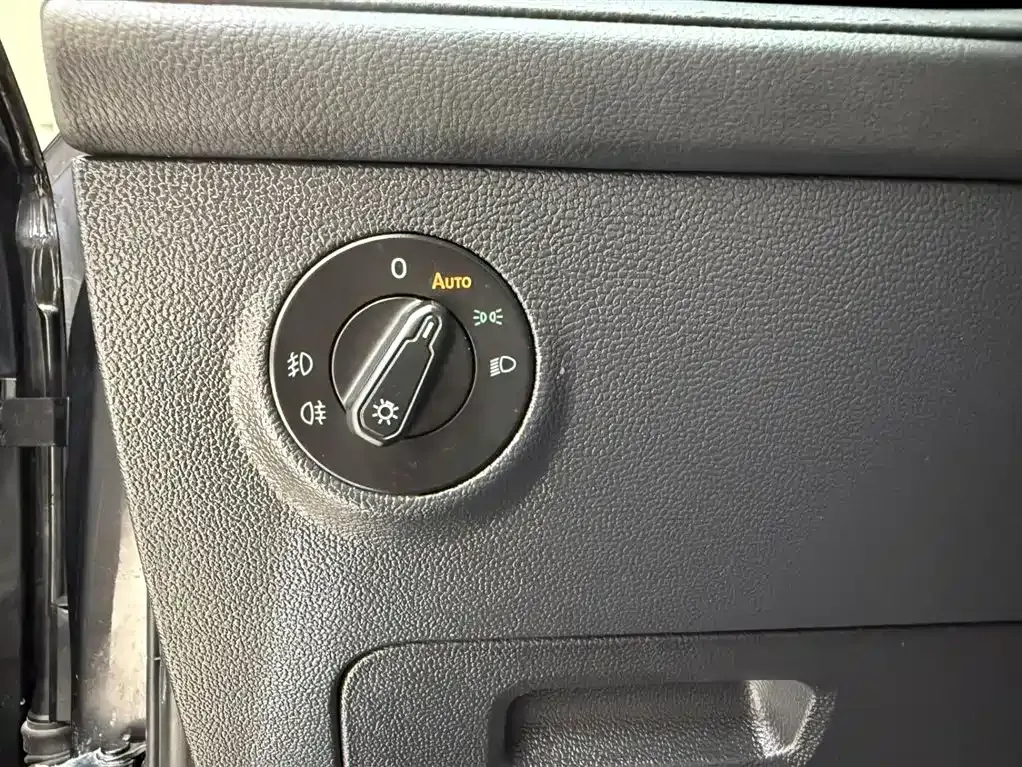 Volkswagen Tharu — фото 10