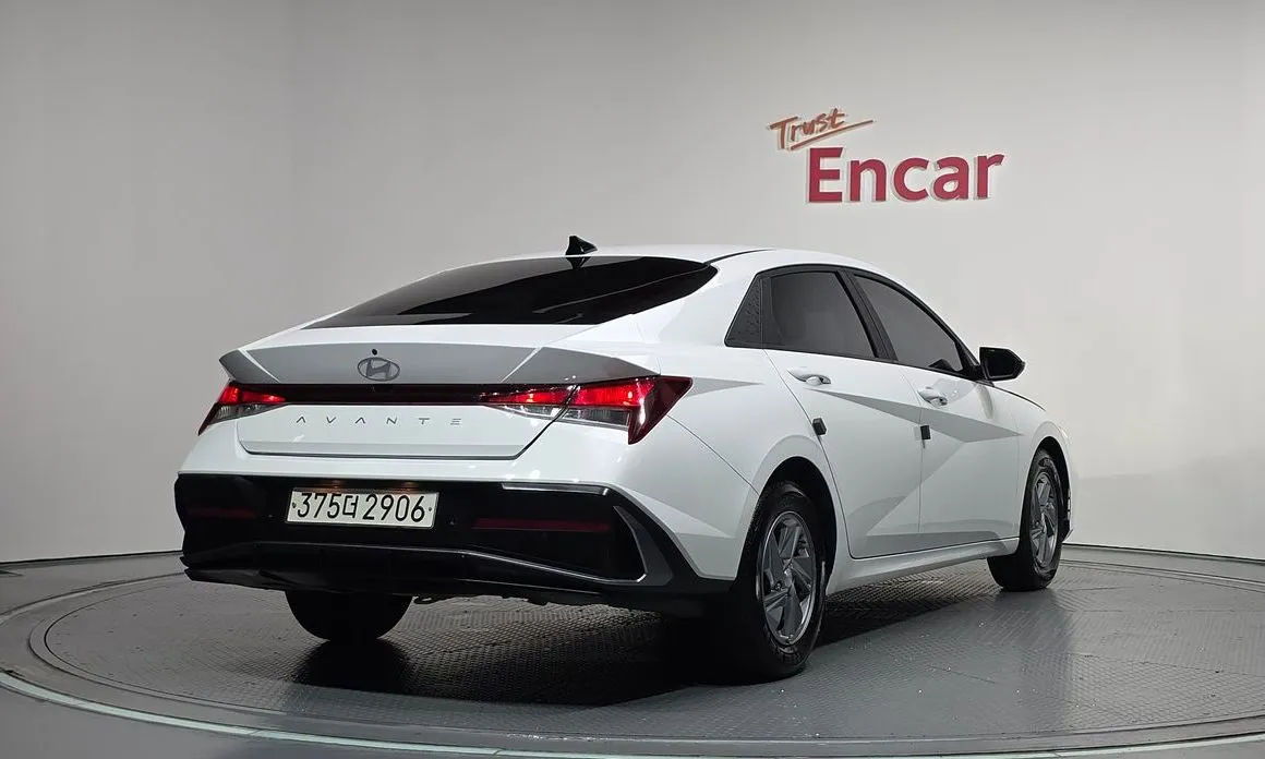 Hyundai AVANTE — фото 2