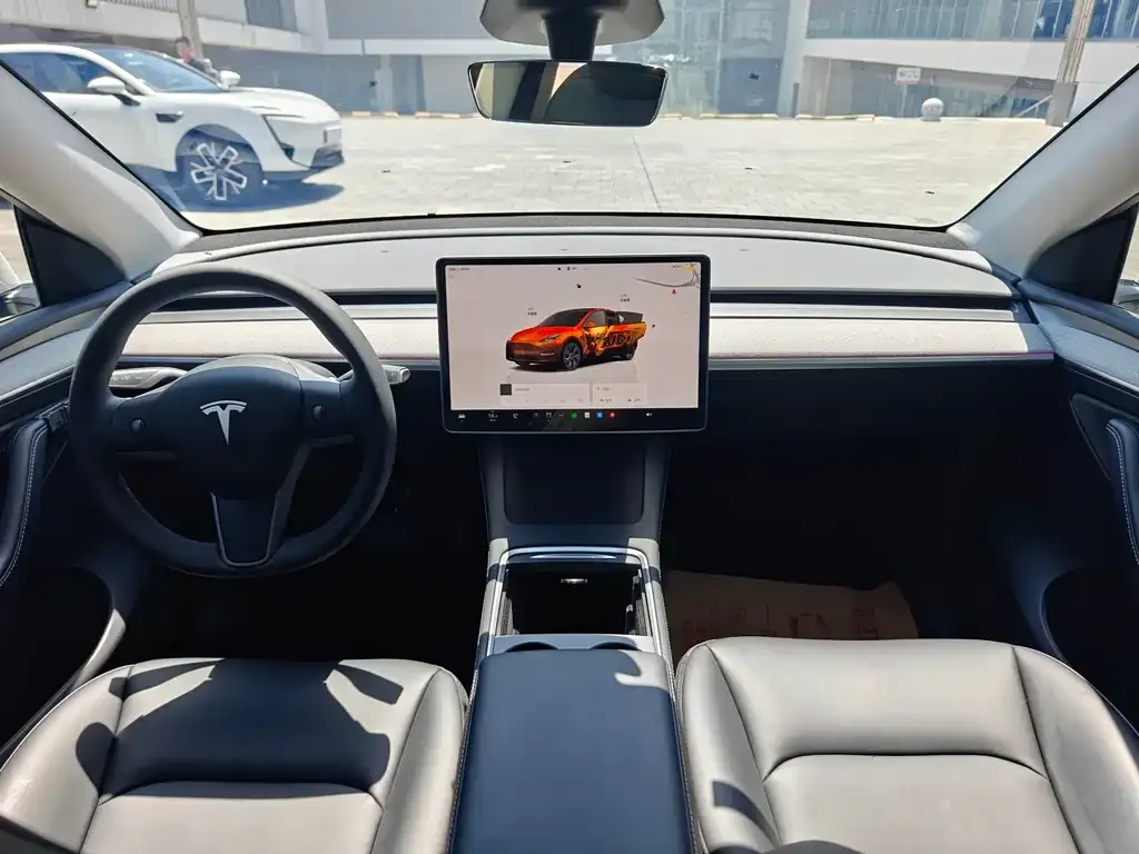 Tesla Model Y — фото 7