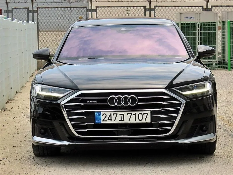 Audi A8 — фото 9