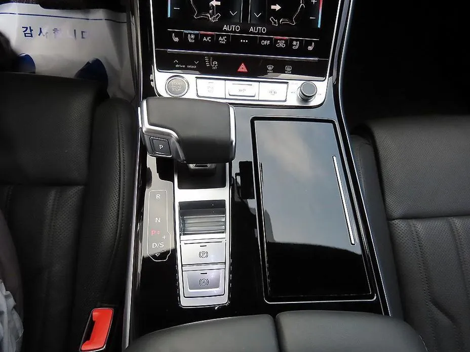 Audi A8 — фото 3