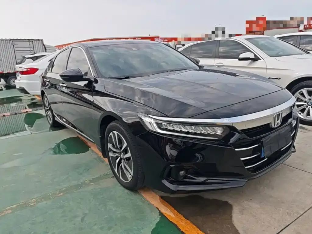 Honda Accord — фото 8