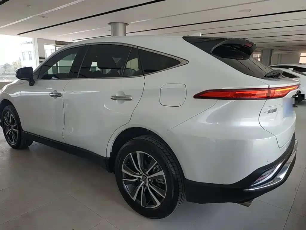 Toyota Harrier — фото 7