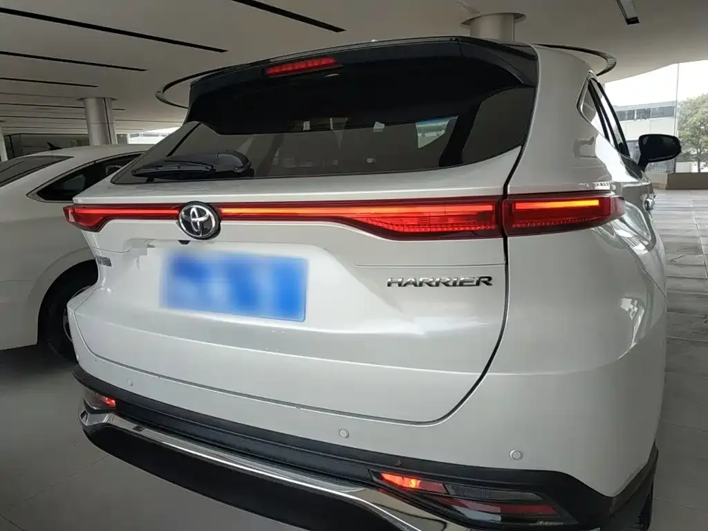 Toyota Harrier — фото 8