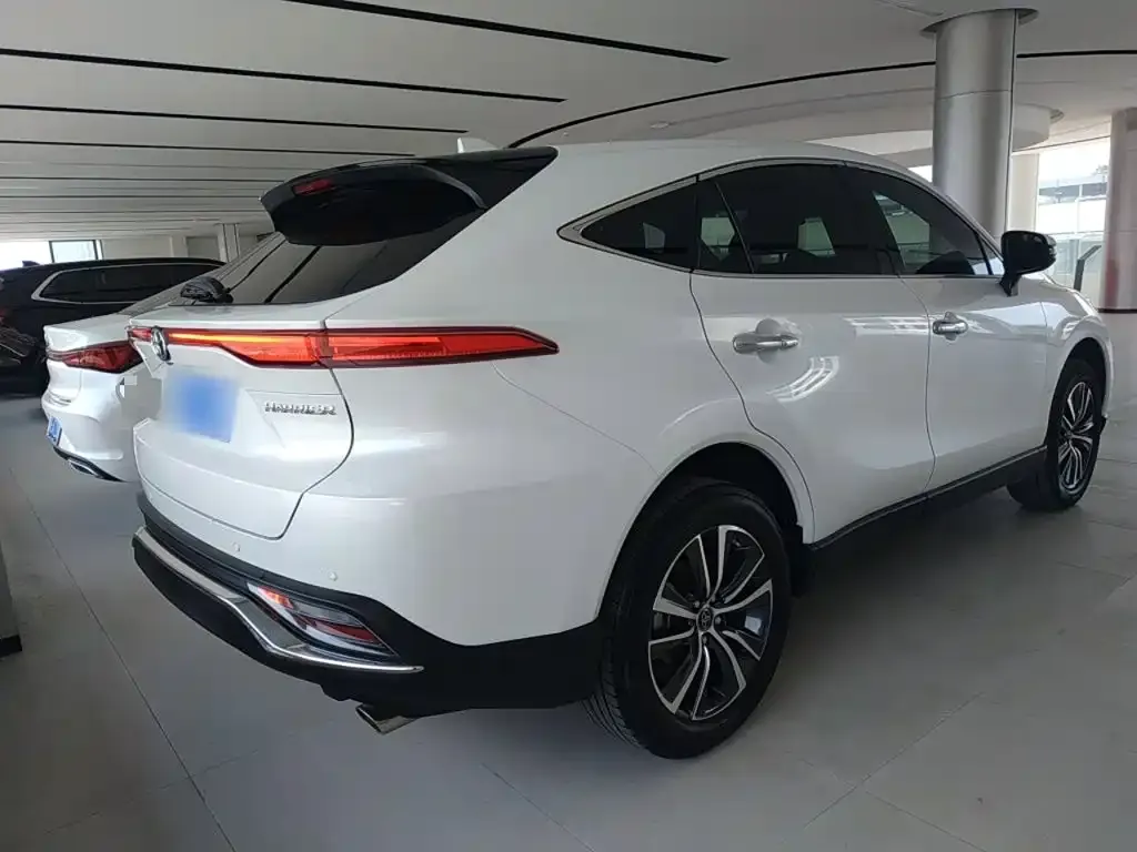 Toyota Harrier — фото 6