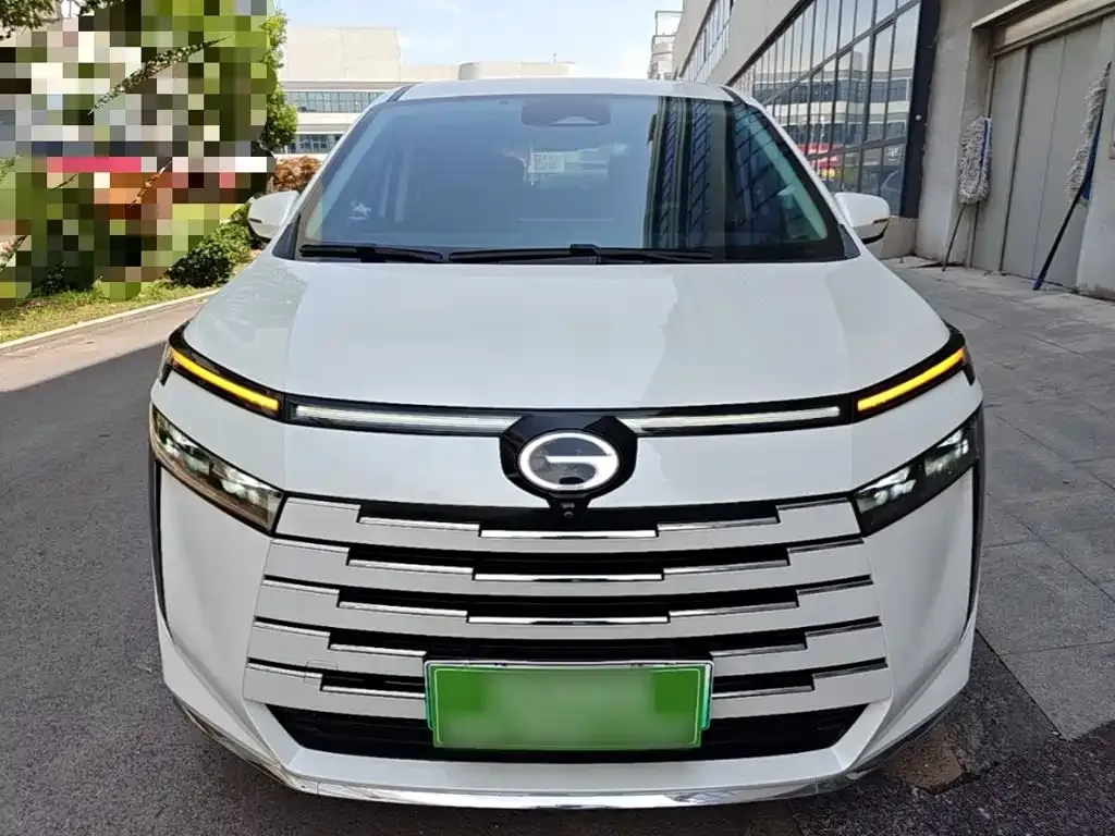 GAC Motor 传祺E8 PHEV — фото 9