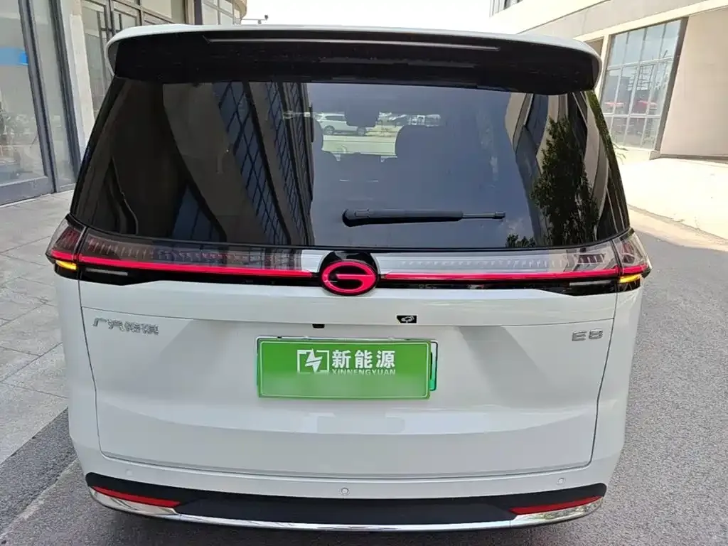 GAC Motor 传祺E8 PHEV — фото 2