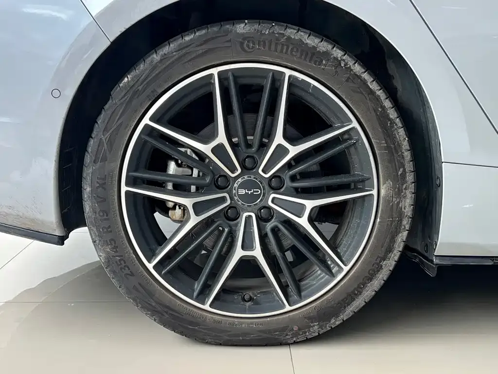 BYD Seal — фото 9