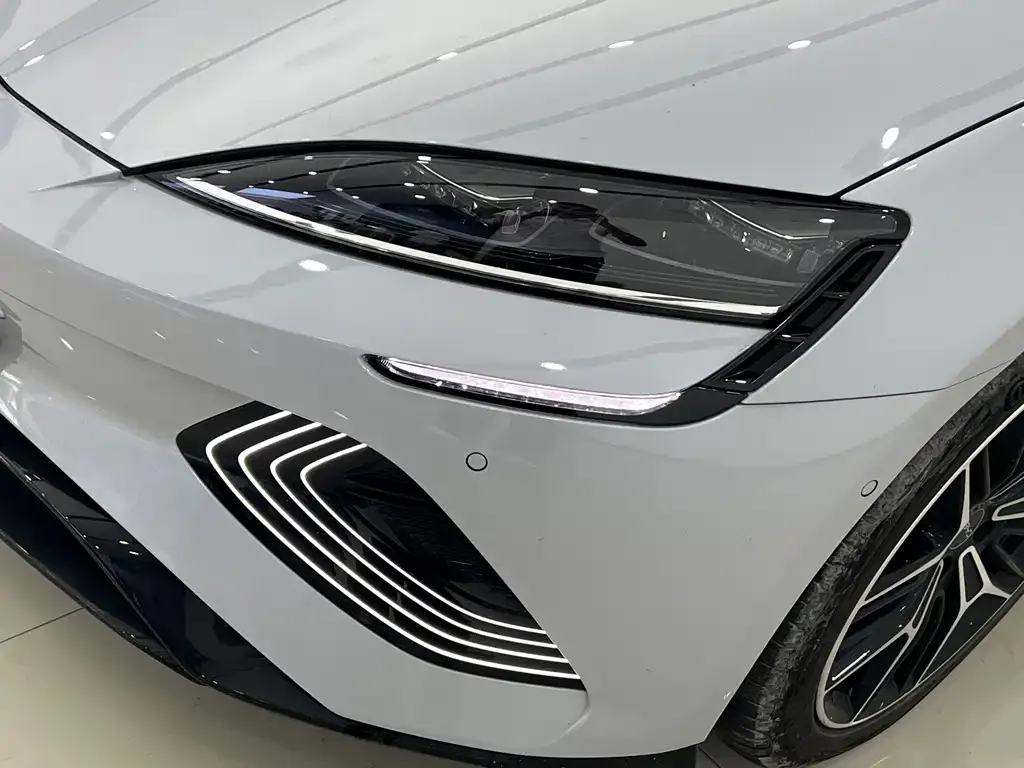 BYD Seal — фото 6