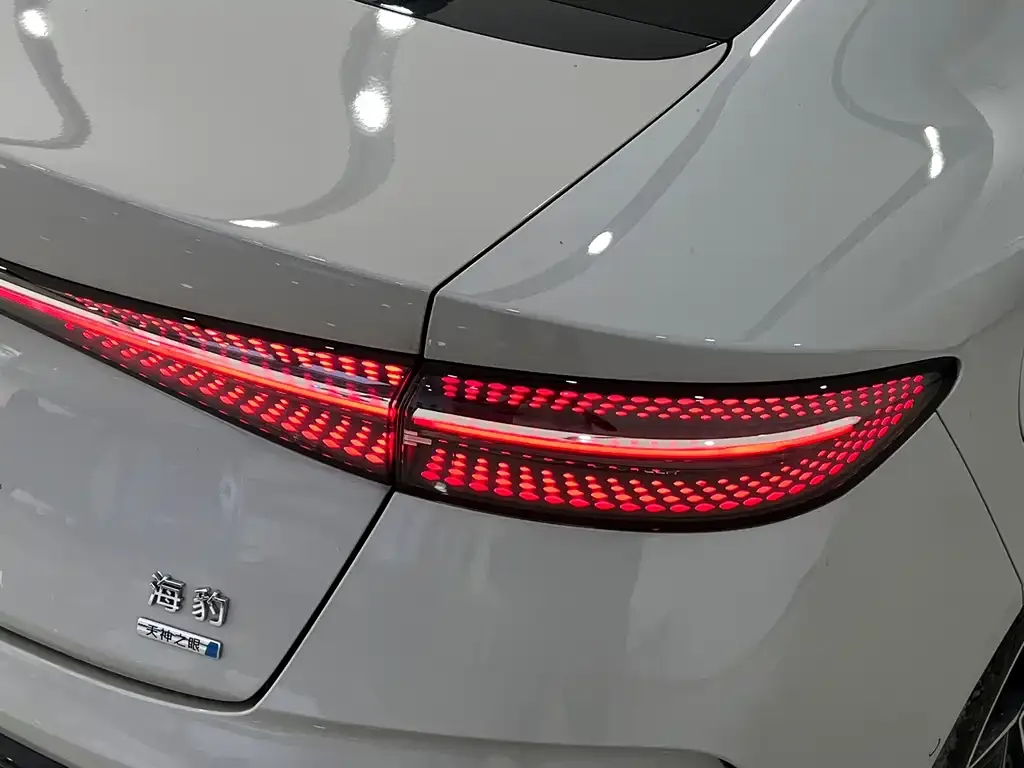 BYD Seal — фото 5