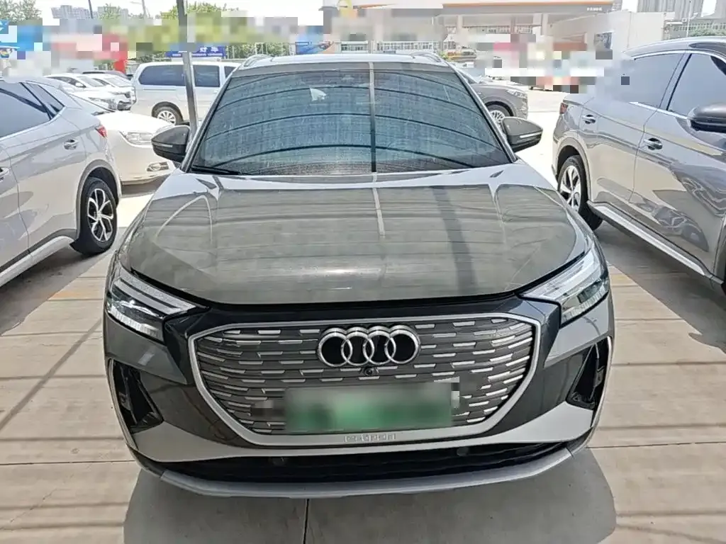 Audi Q4 e-tron — фото 10