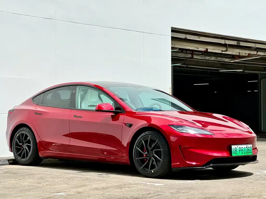 Tesla Model 3 — фото 3