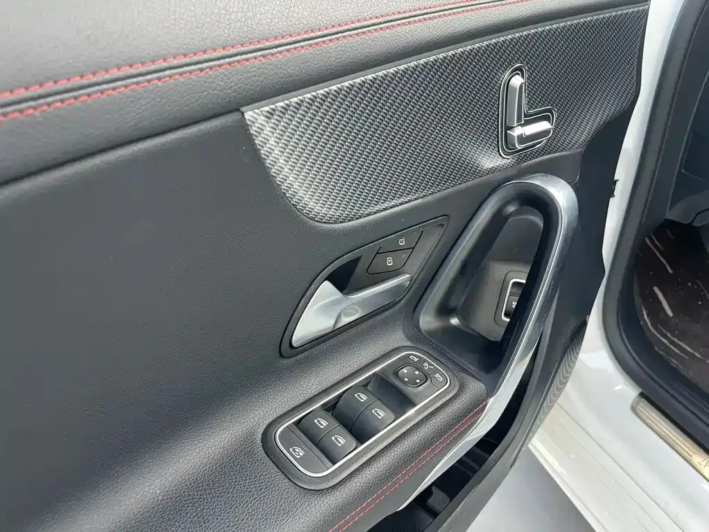 Mercedes-Benz A-Class — фото 10