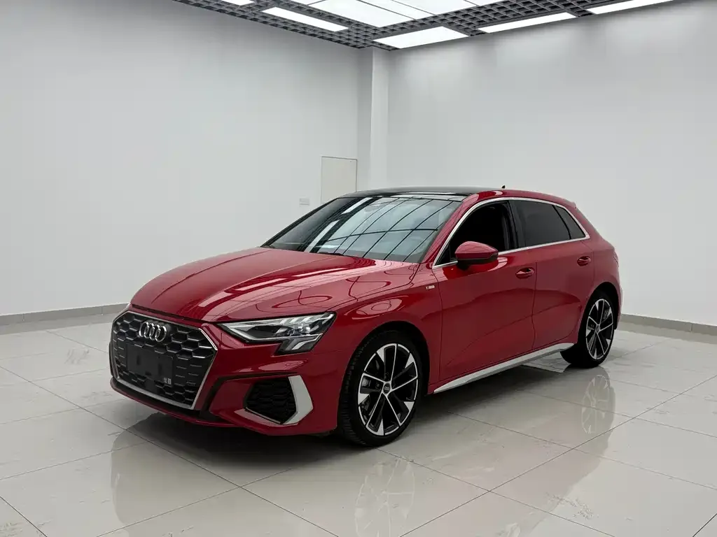 Audi A3 — фото 1