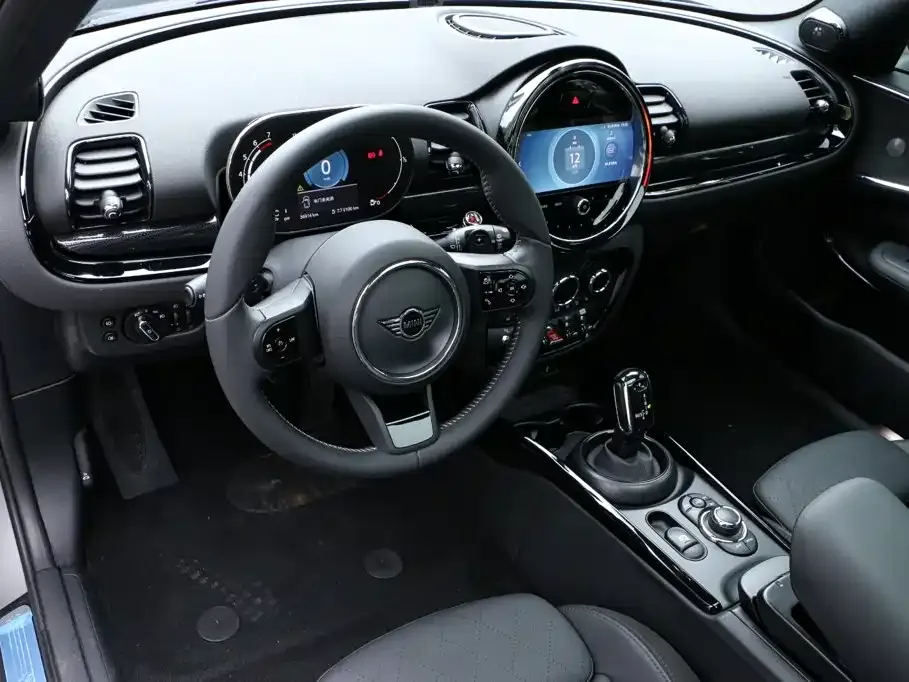 MINI Clubman — фото 8