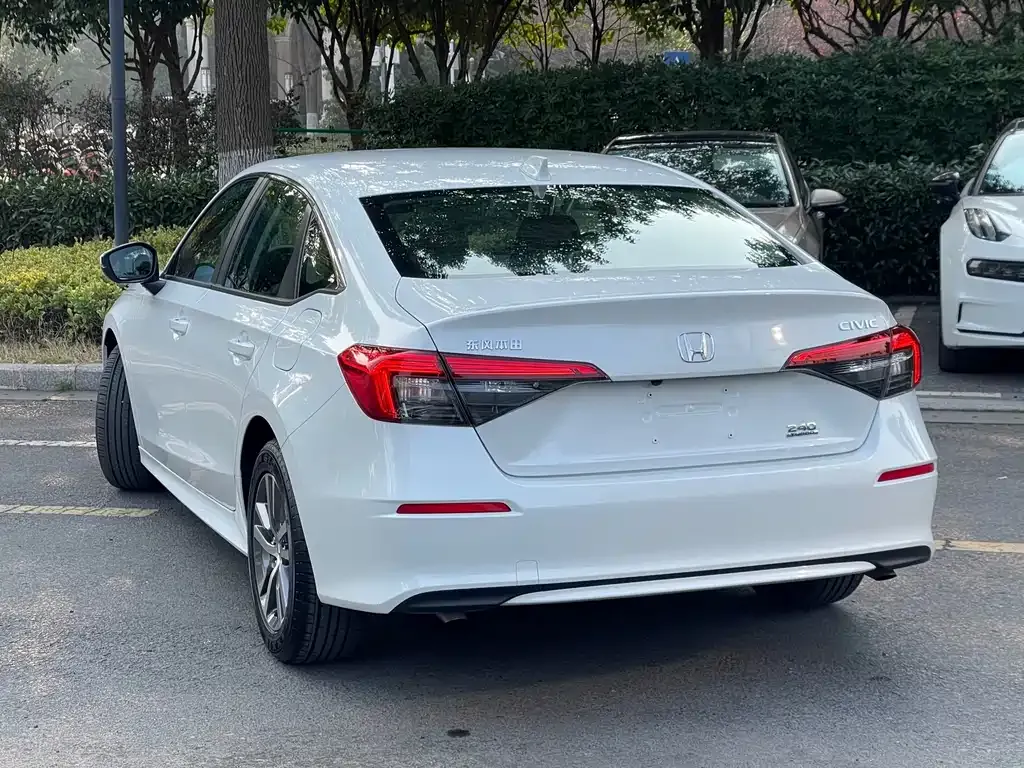 Honda Civic — фото 10