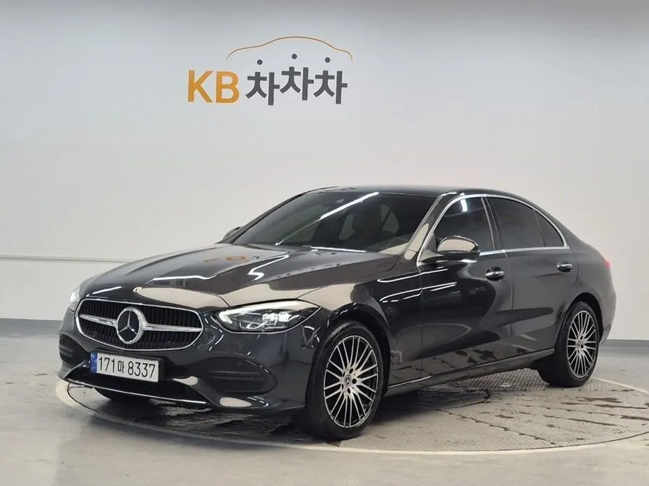 Mercedes-Benz C-Class C200 4MATIC Avantgarde 1