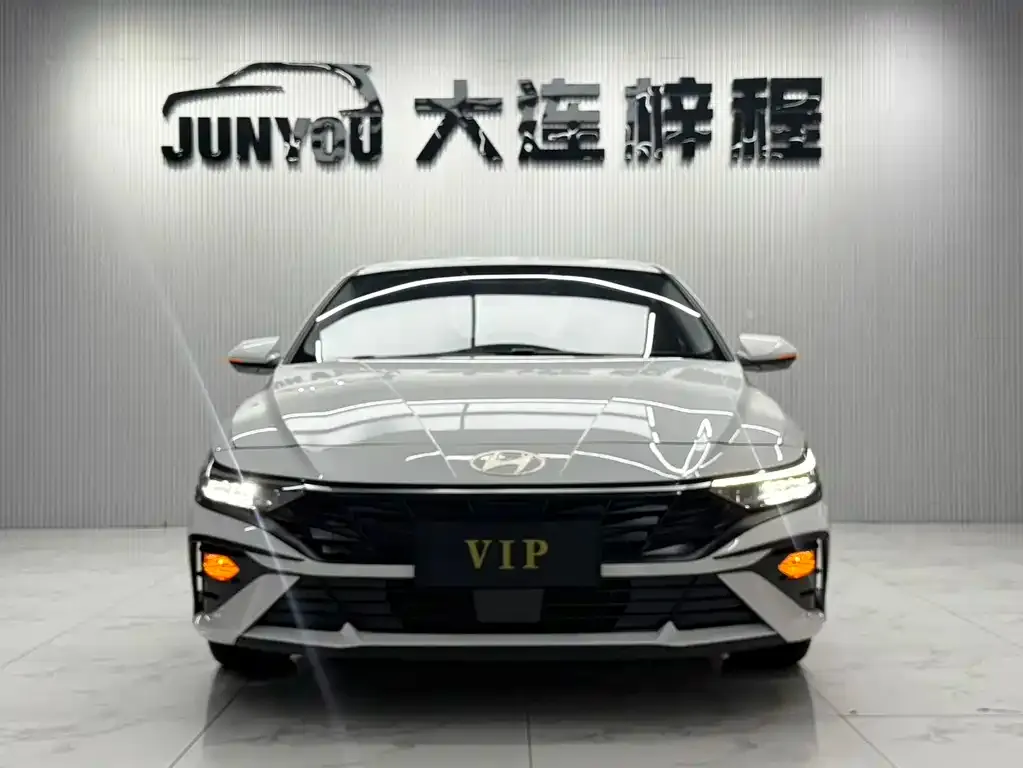 Hyundai Elantra — фото 4