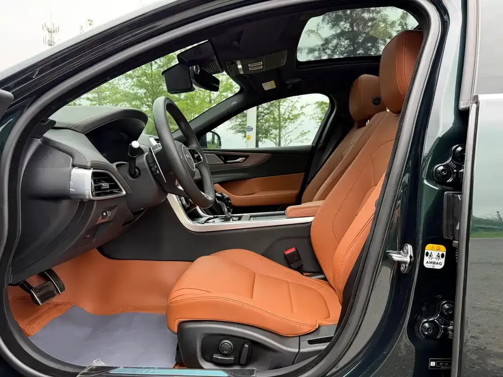 Jaguar XEL 2024 из CN, фото 3
