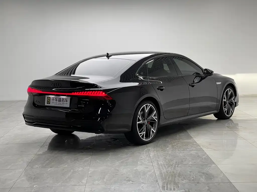 Audi A7L — фото 8