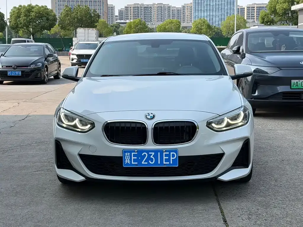 BMW 1 Series — фото 1